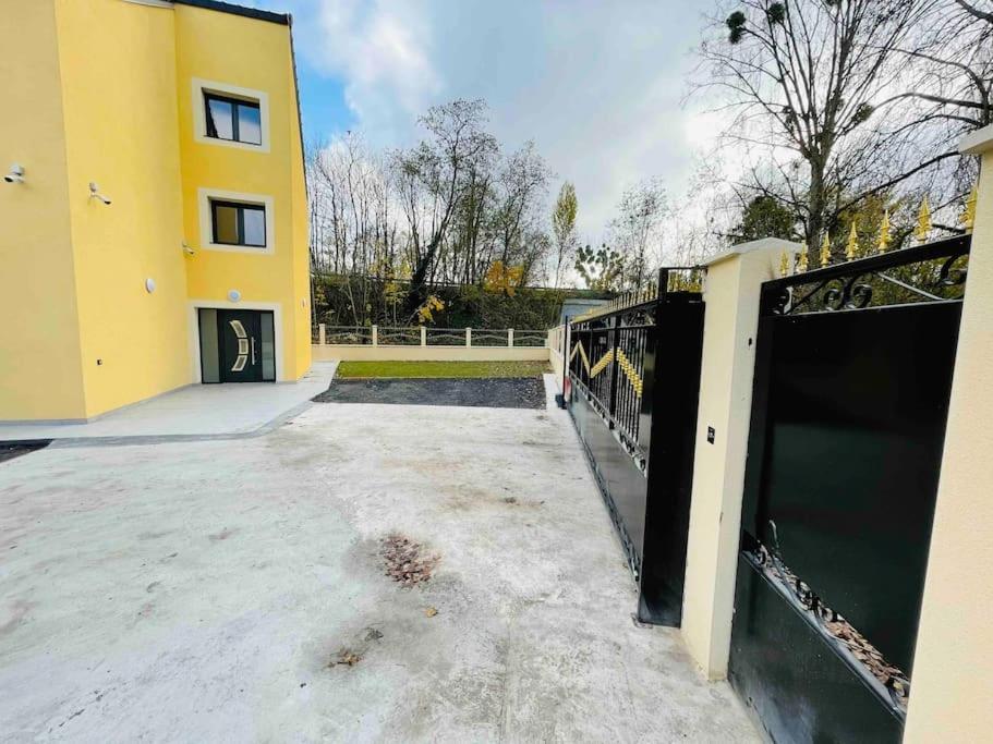 Masion Belle Vue Apartment Sarcelles Exterior foto